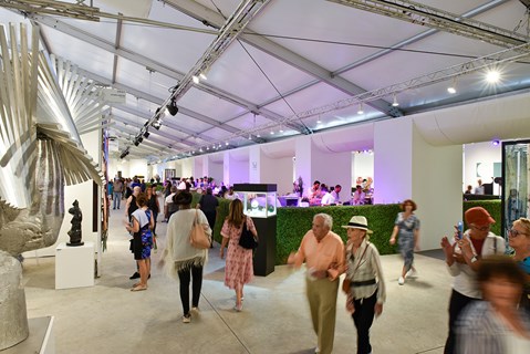 RICHIEDI LO STATUS VIP Richiedi lo stato VIP presso Art Miami